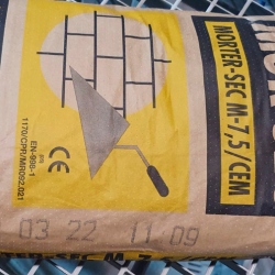 Em sobren 2 sacs de morter